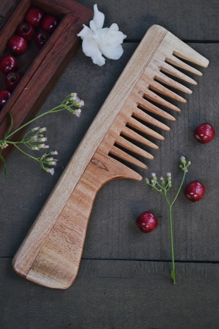 Almitra Sustainables: Neem Comb Large