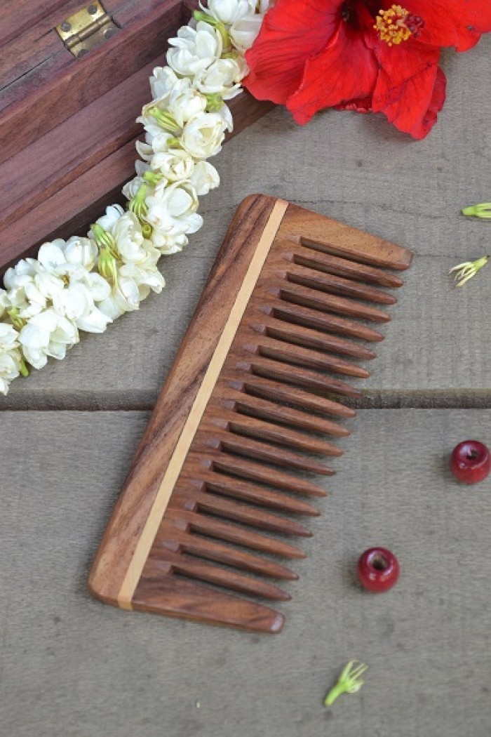 Almitra Sustainables: Sheesham Comb Compact